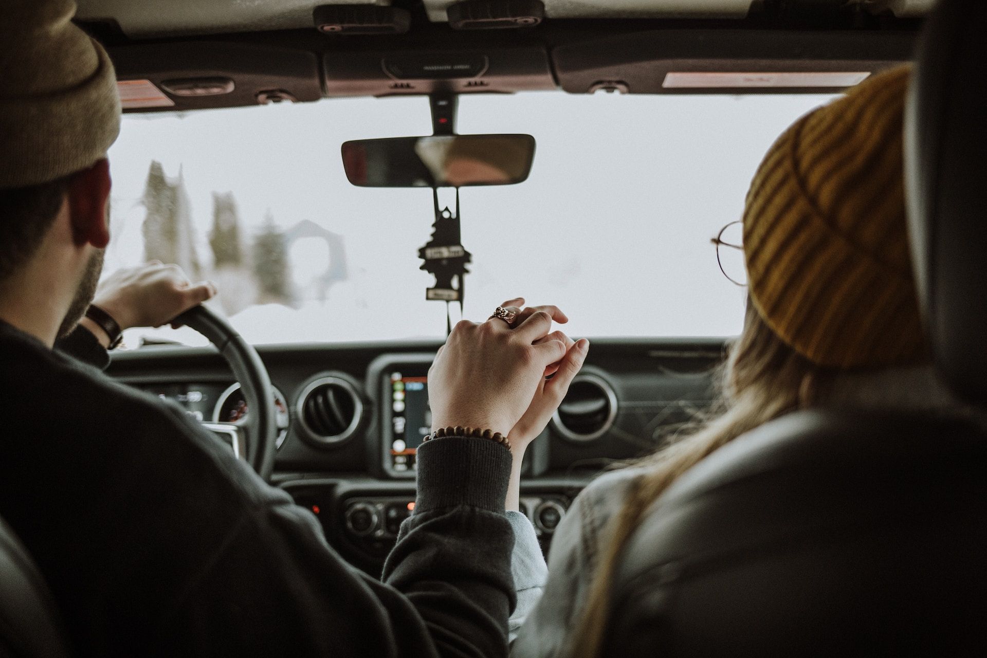 Hoe je de airconditioning in je auto onderhoudt